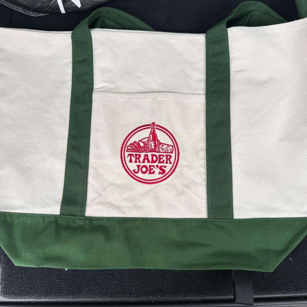TRADER JOE GREEN TOTE